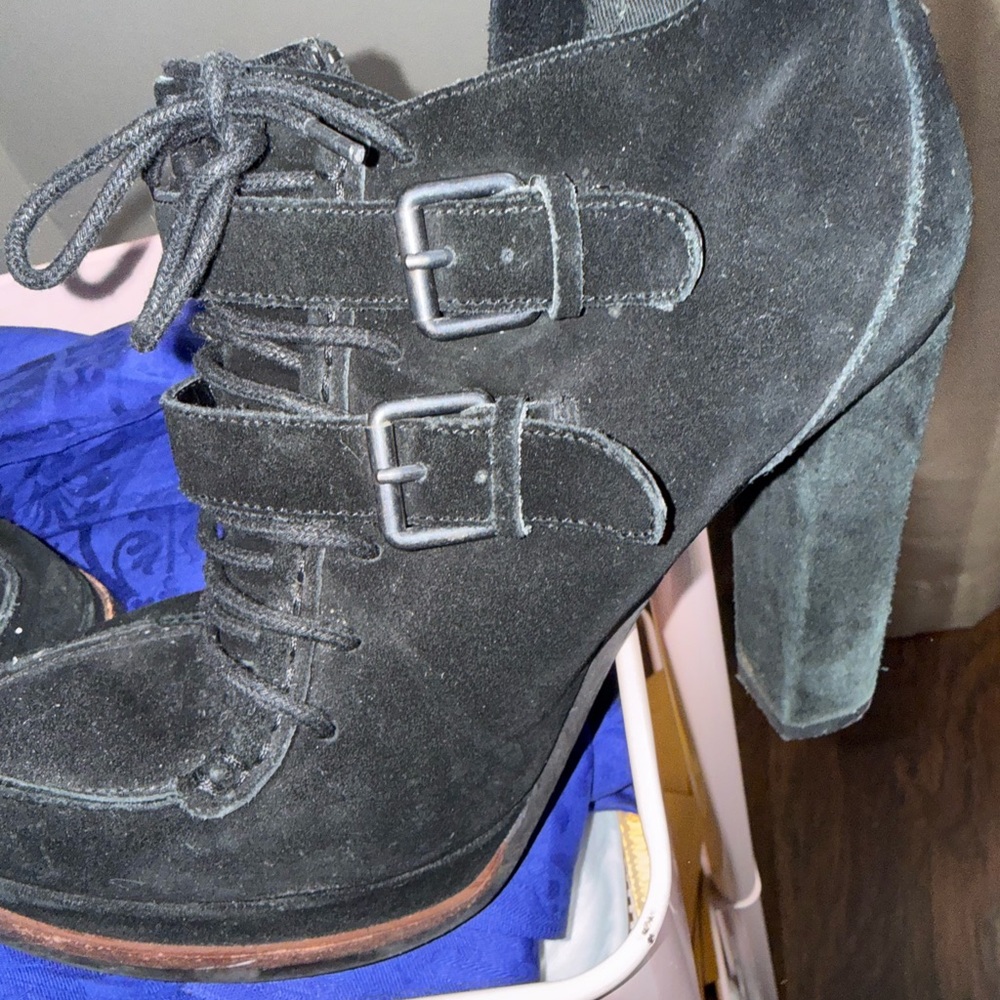 DV by Dolce Vita Black Suede Lace Up Block Heel Booties Size 8 - Picture 3 of 7